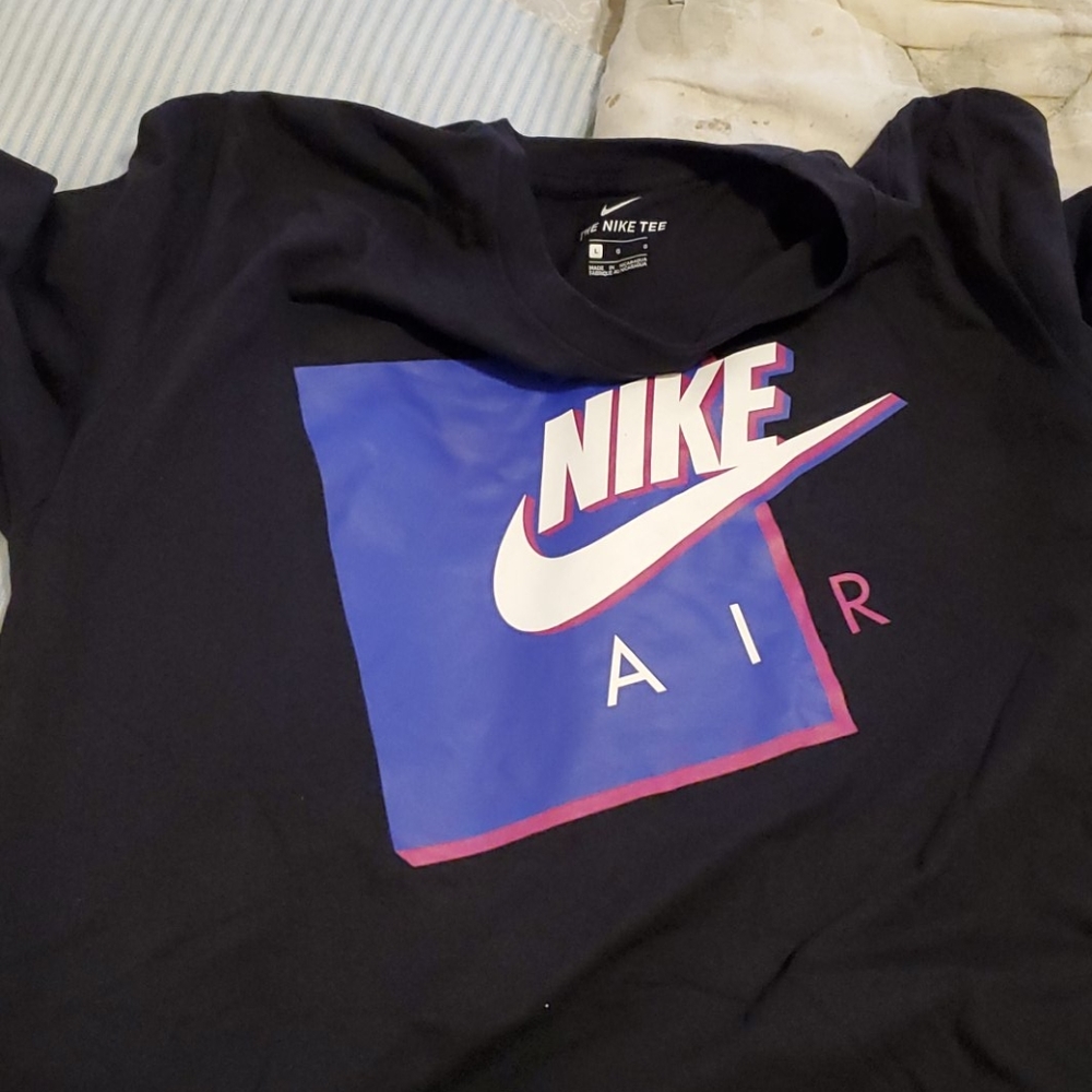 Nike boxed  graphic t shirt